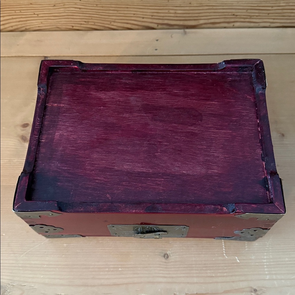 Vintage Chinese Rosewood Jewelry Box w/ Carved Jade Medallion & Brass Trim - Picture 10 of 14
